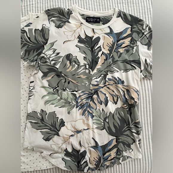 Abercrombie Men’s T-Shirt Set - Picture 2 of 9